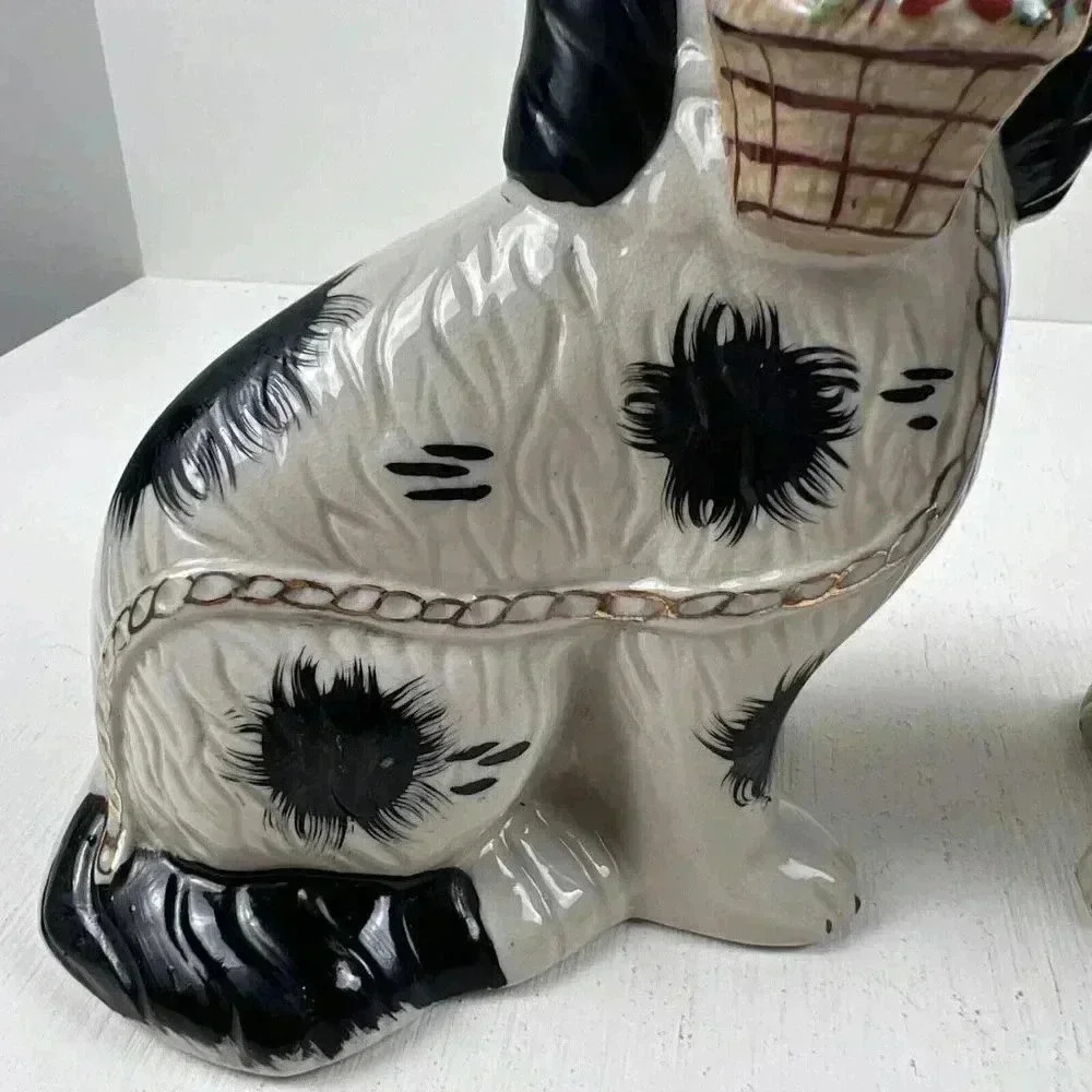 Vintage King Charlas Staffordshire Spaniel Dogs With Flower Basket‎ set of 2 - Picture 3 of 12